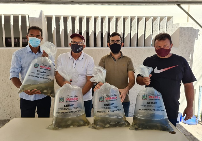 Prefeitura de Sousa firma parceria com o Estado da Paraíba na entrega de alevinos